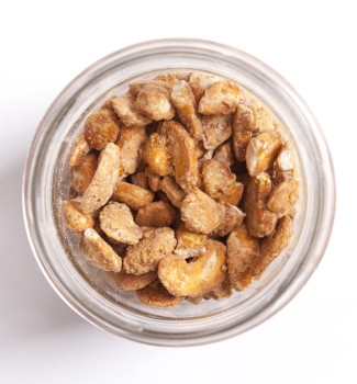 Kešu v slanom karameli 1kg